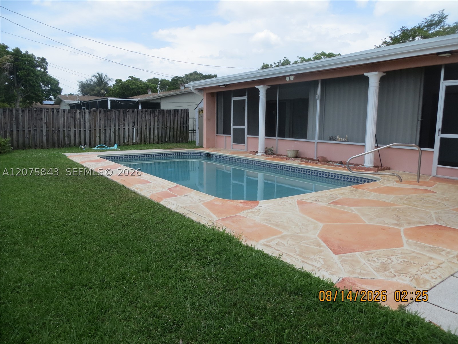 main property photo 25