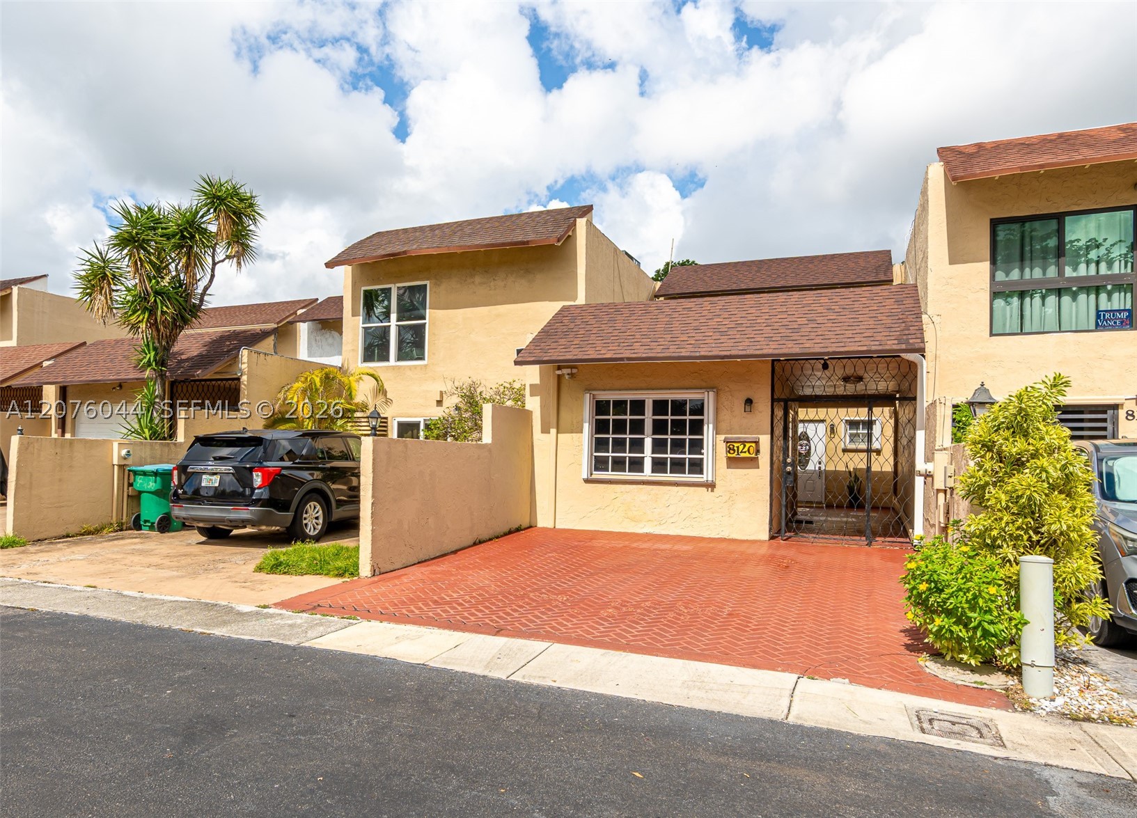 main property photo 28