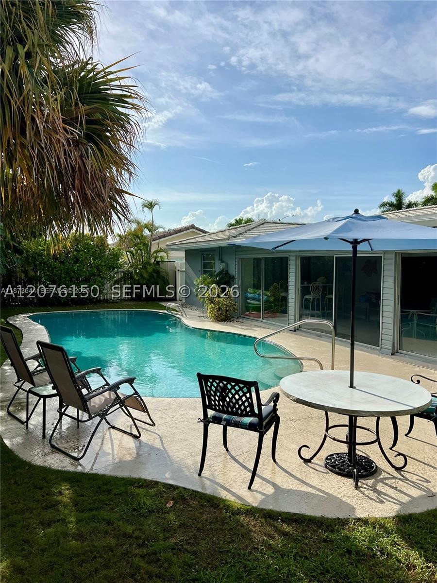 main property photo 17