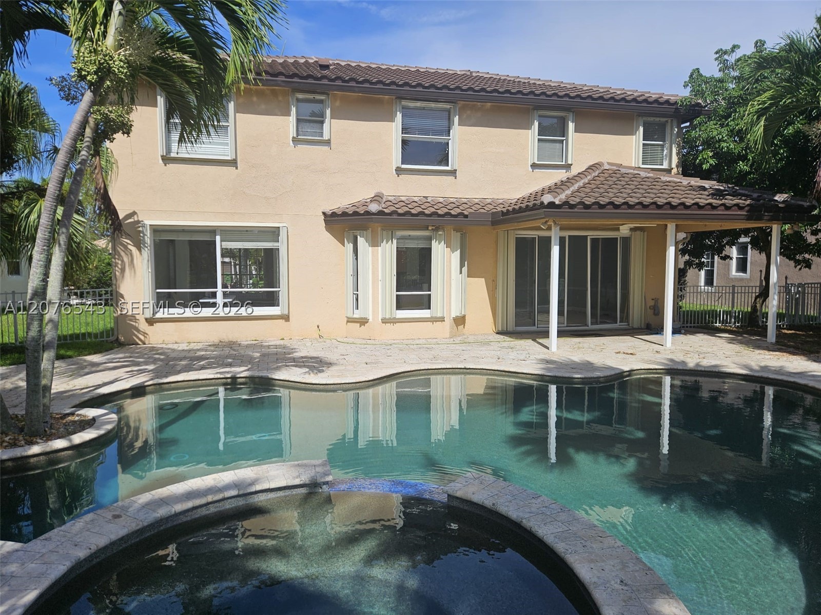 main property photo 23
