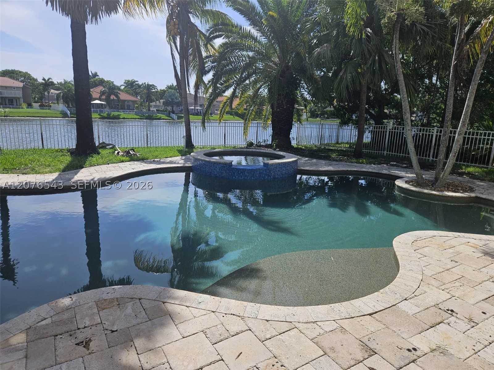 main property photo 25