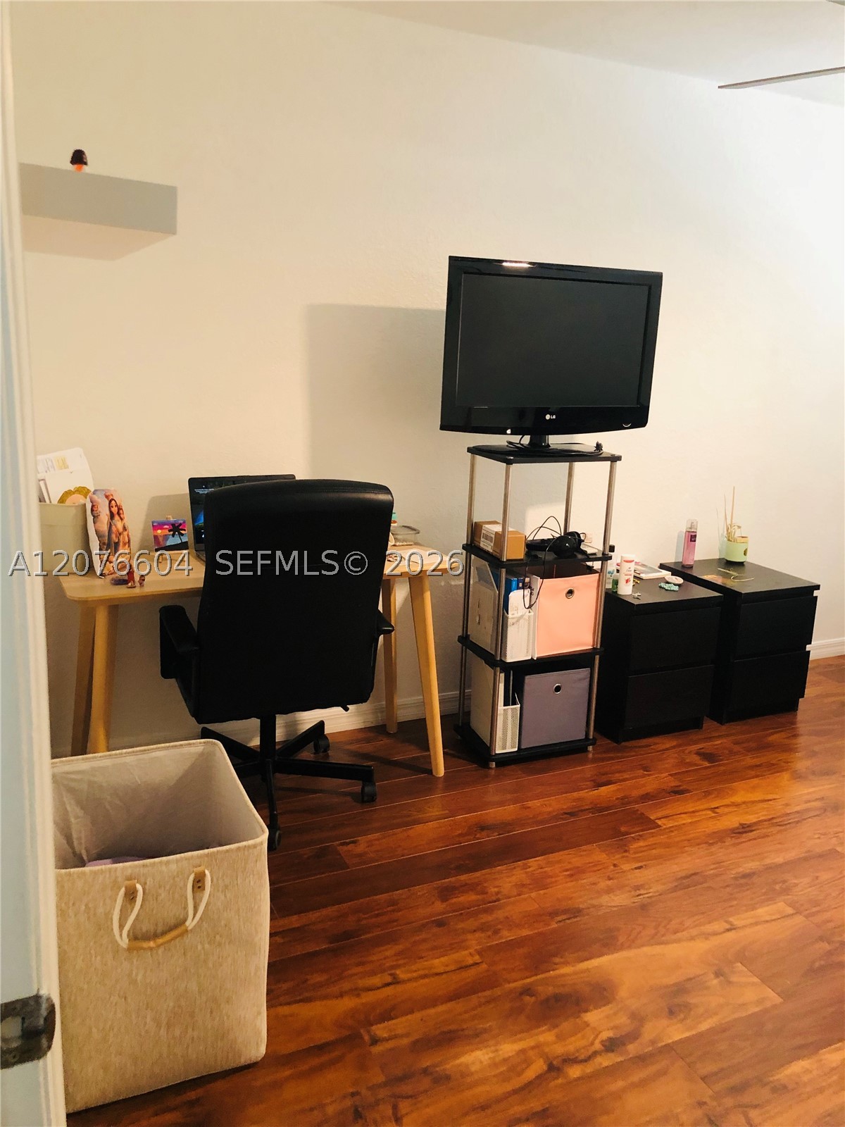 main property photo 15