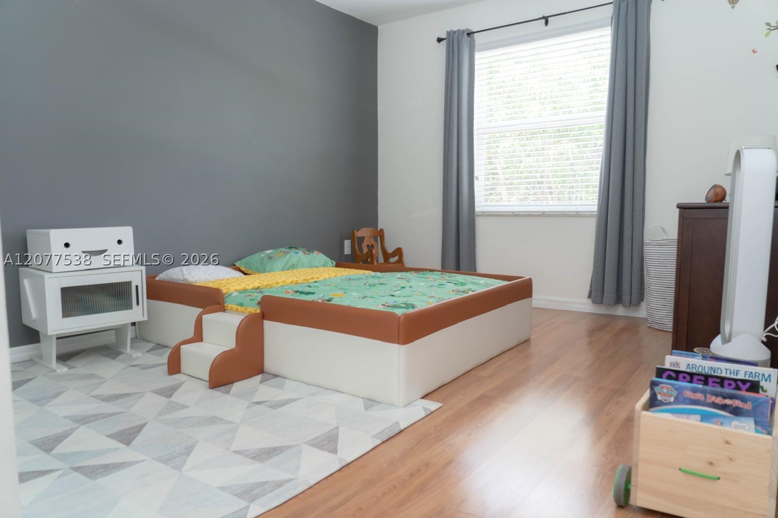main property photo 16