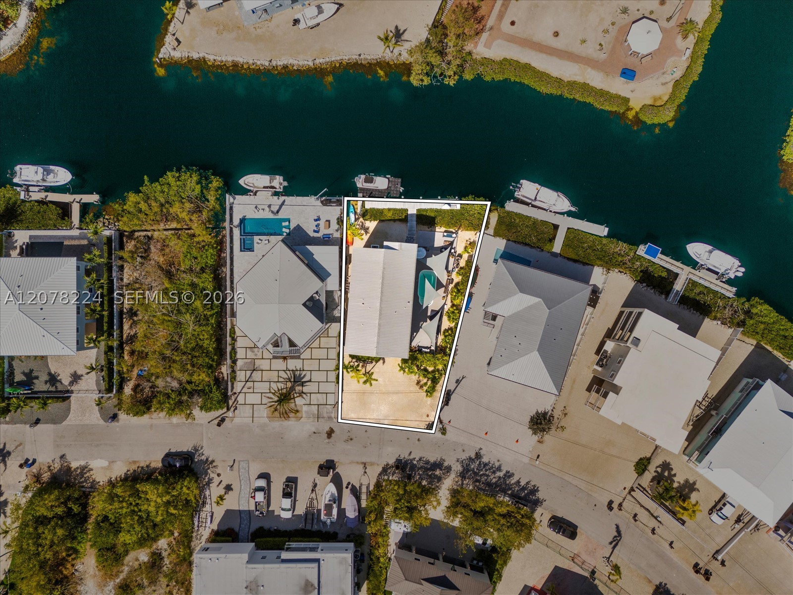 main property photo 37