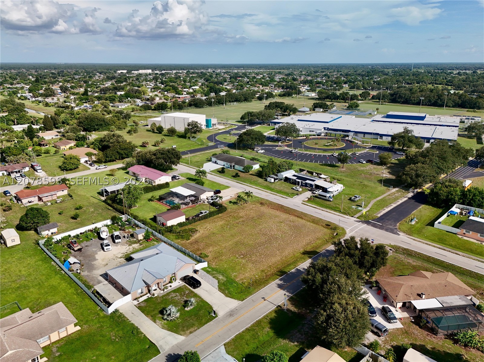 main property photo 13