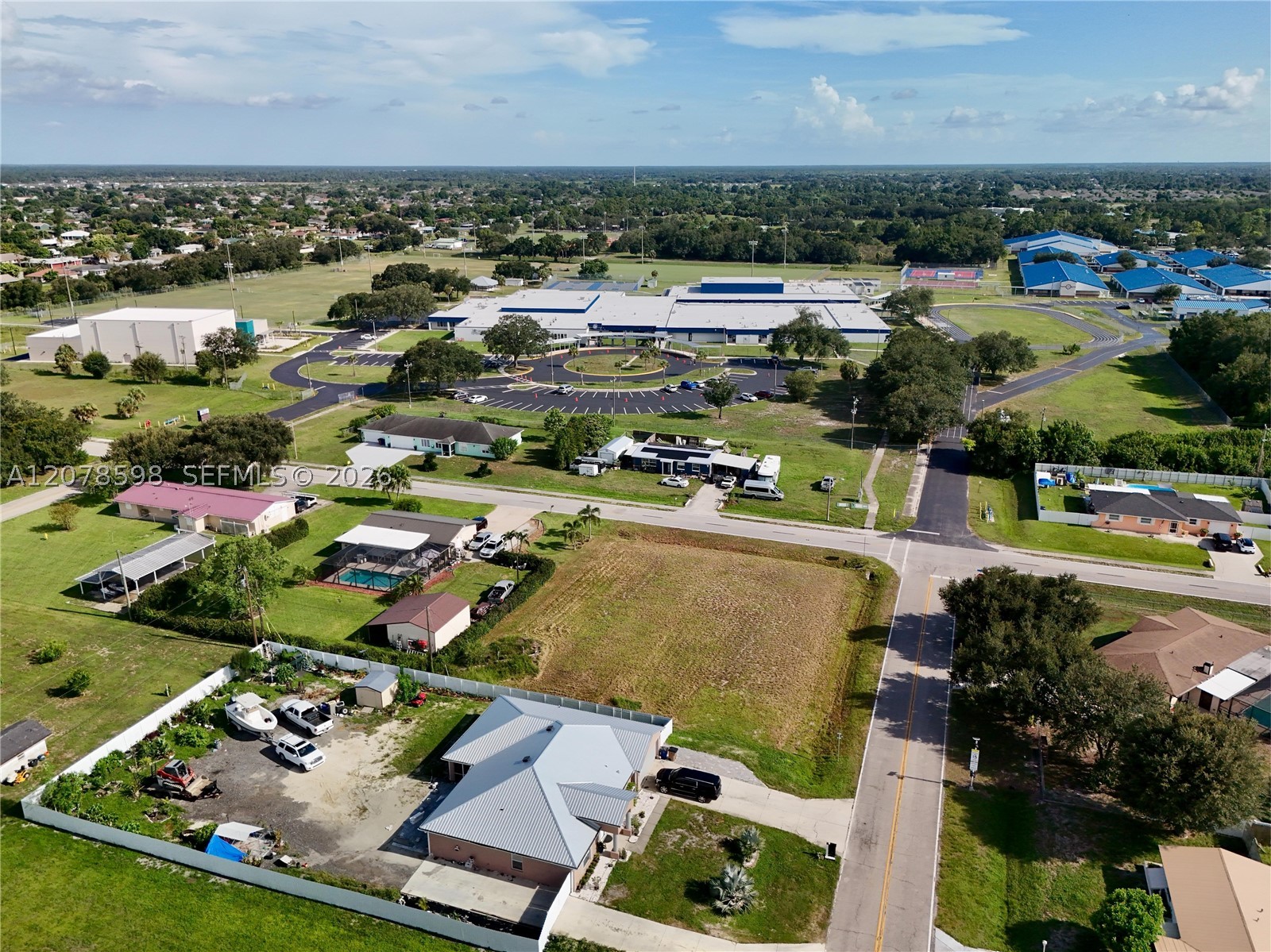 main property photo 14