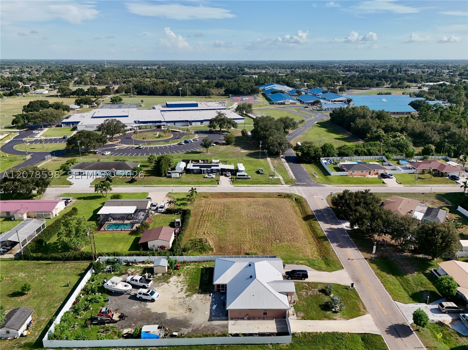 main property photo 15