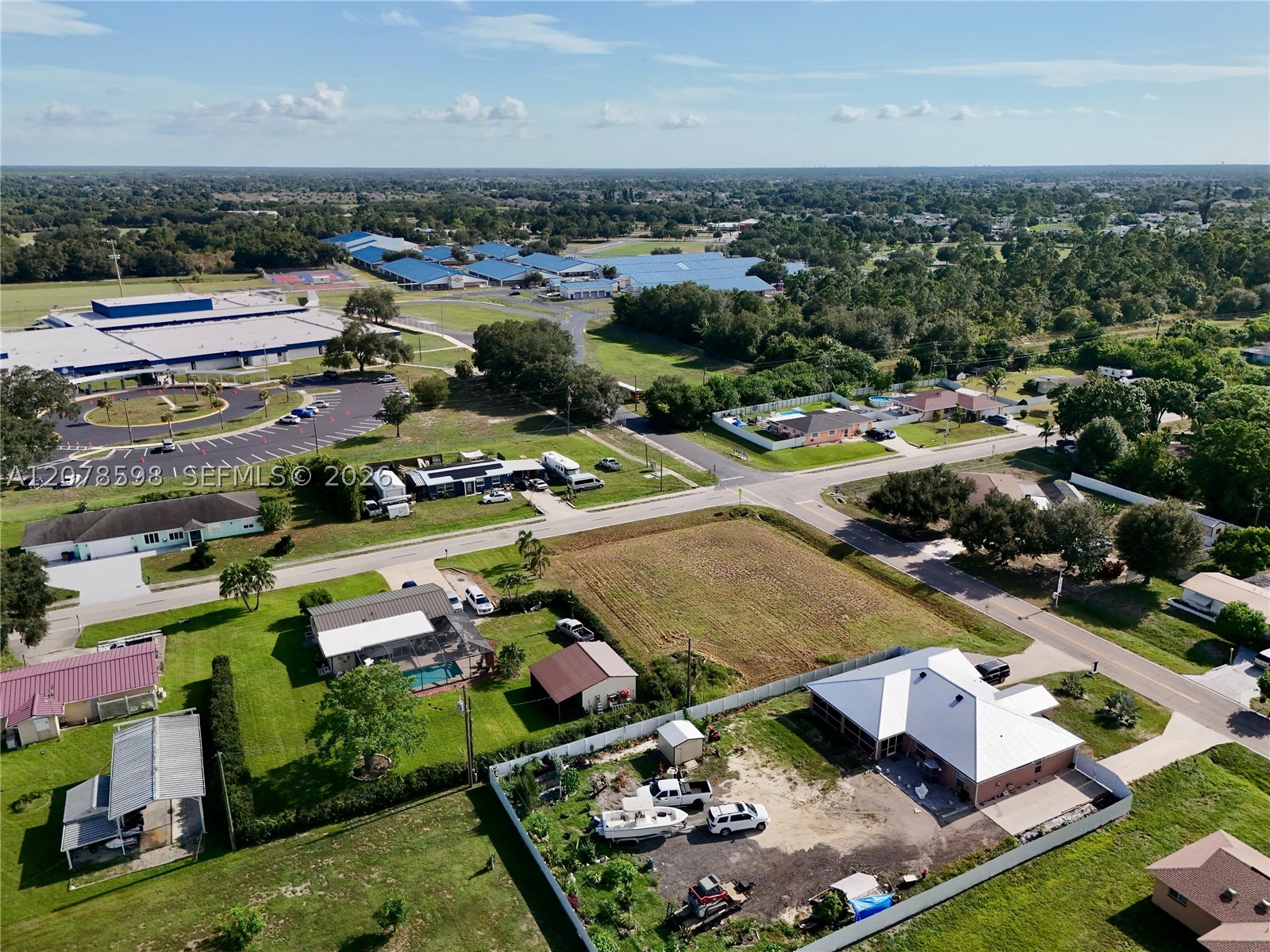 main property photo 16