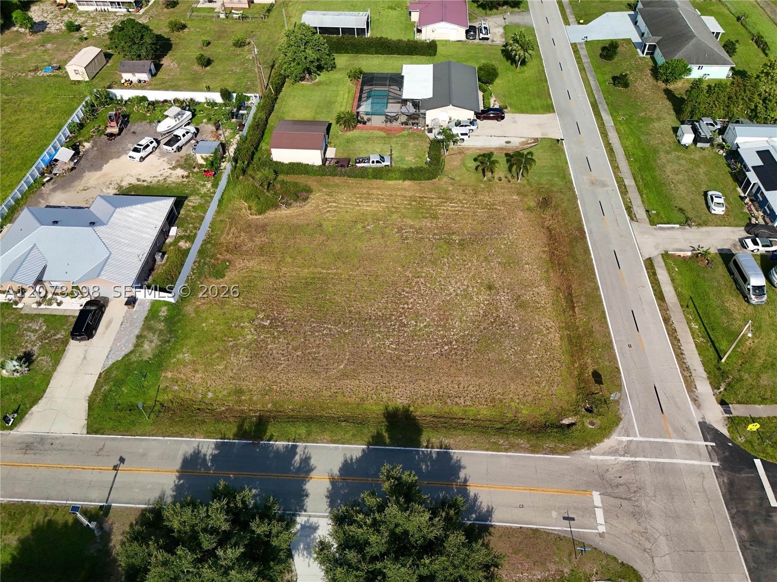 main property photo 20