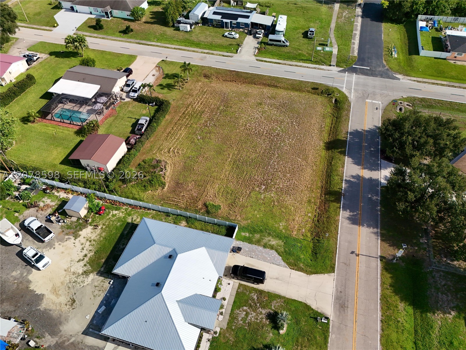 main property photo 41