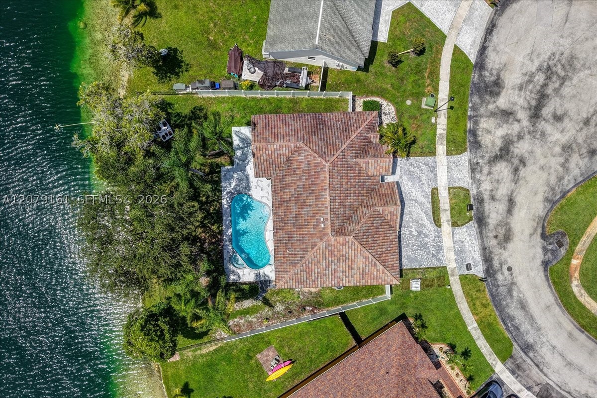 main property photo 49