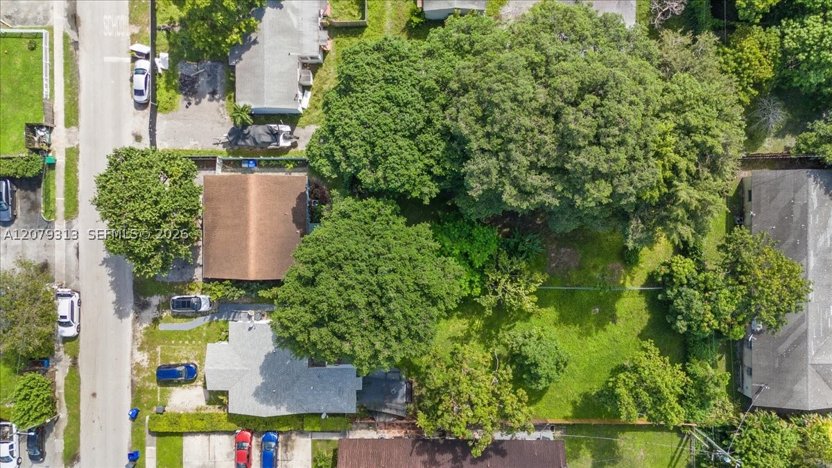 main property photo 40