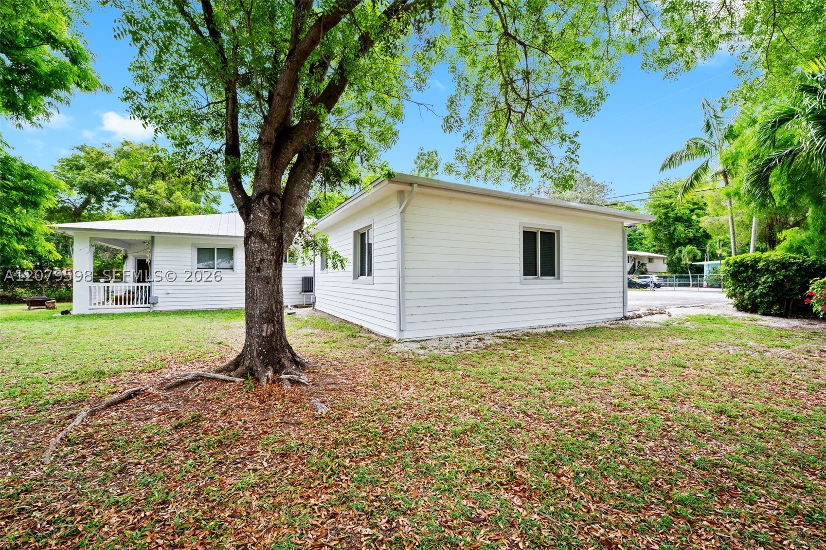 main property photo 13