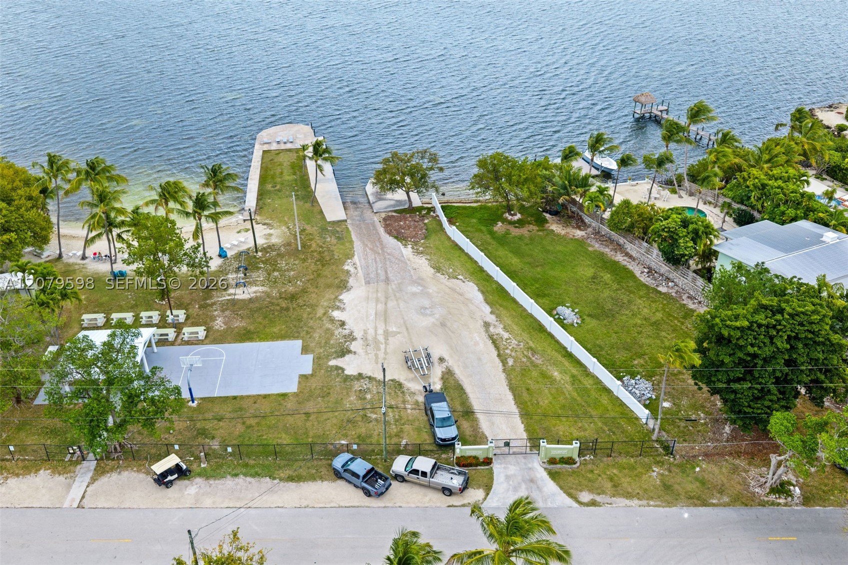 main property photo 25