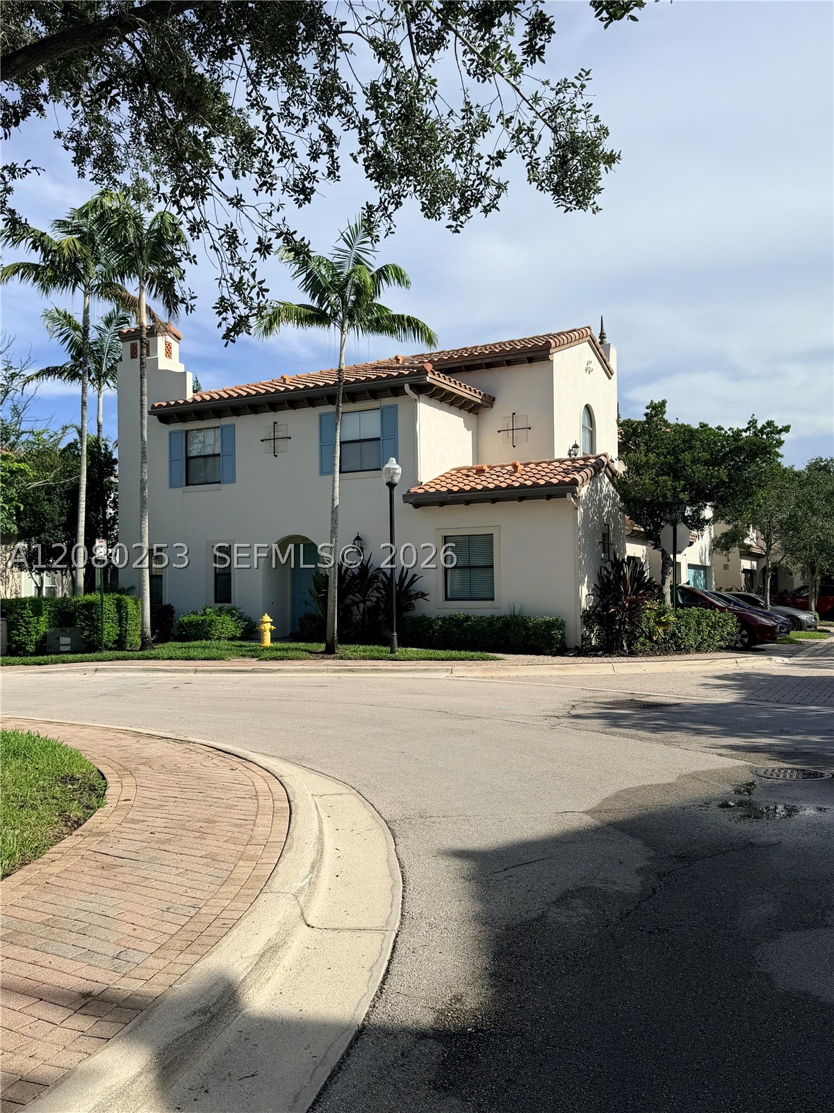 main property photo 4