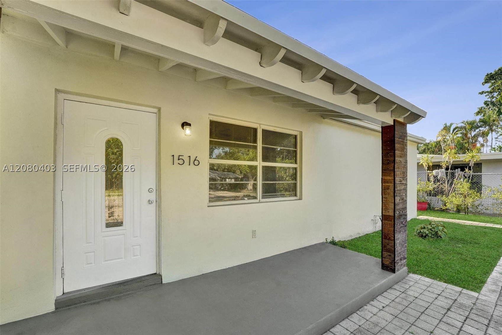 main property photo 28