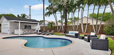 image of property with 4 Bed | 2 Bath | 1,712 Sqft