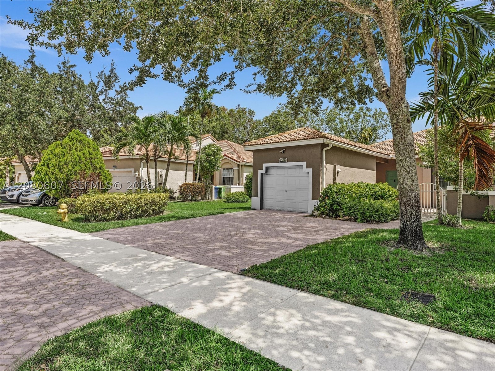 main property photo 19