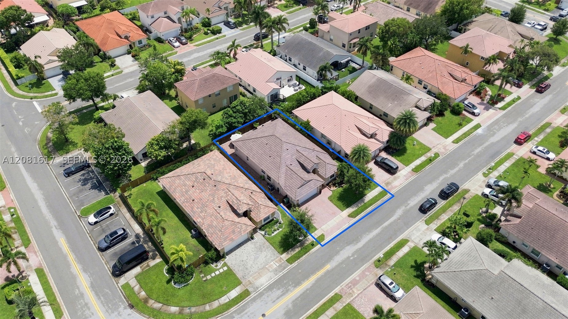 main property photo 23