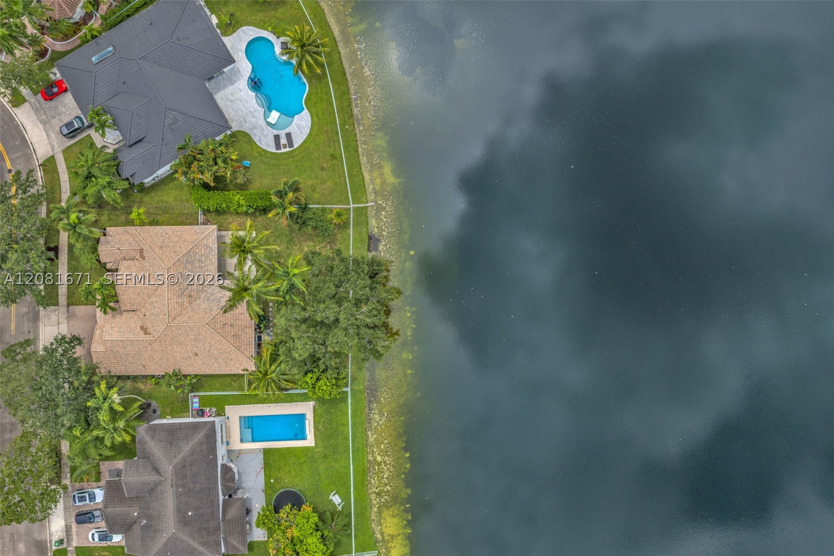 main property photo 33