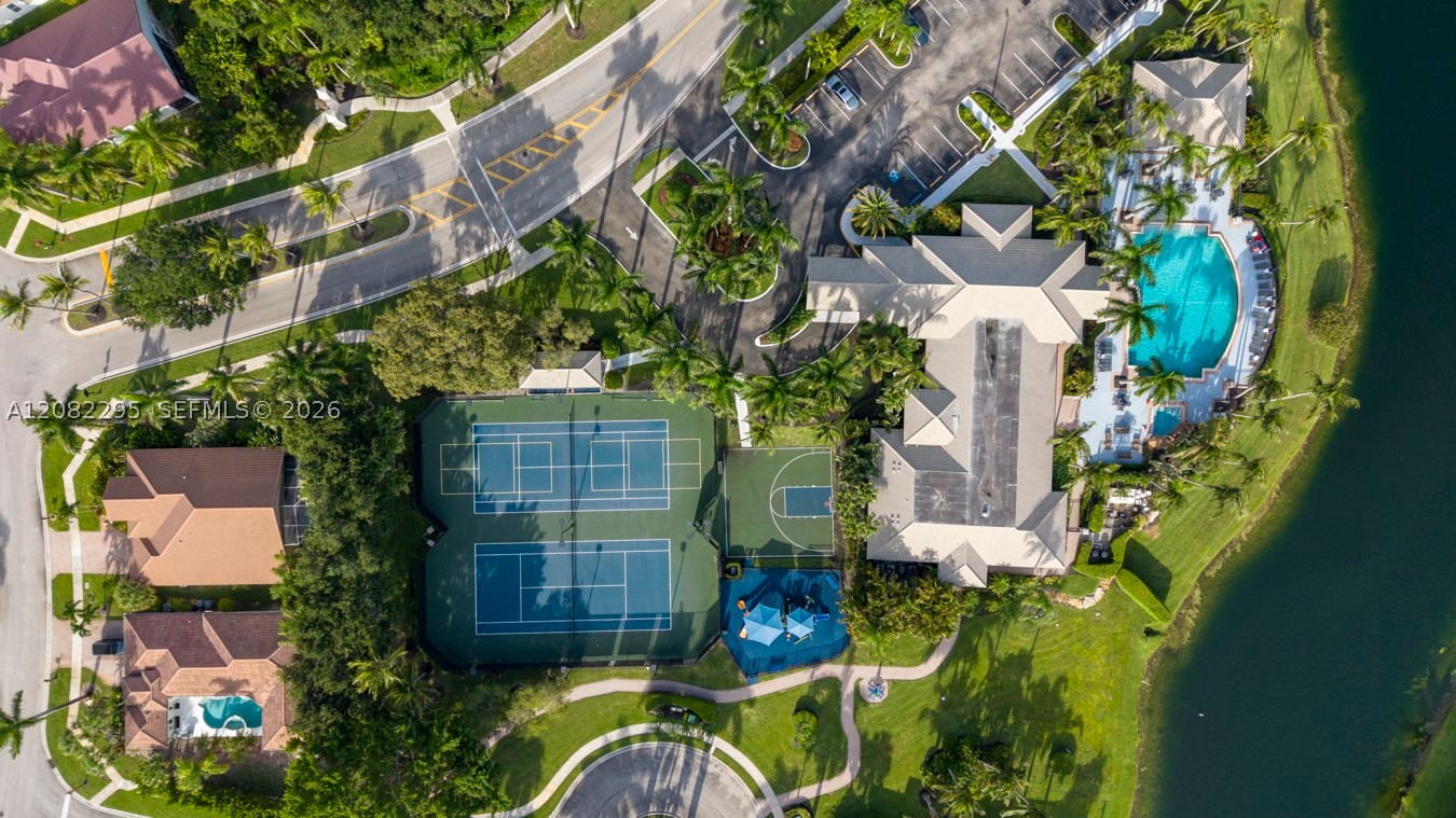 main property photo 40