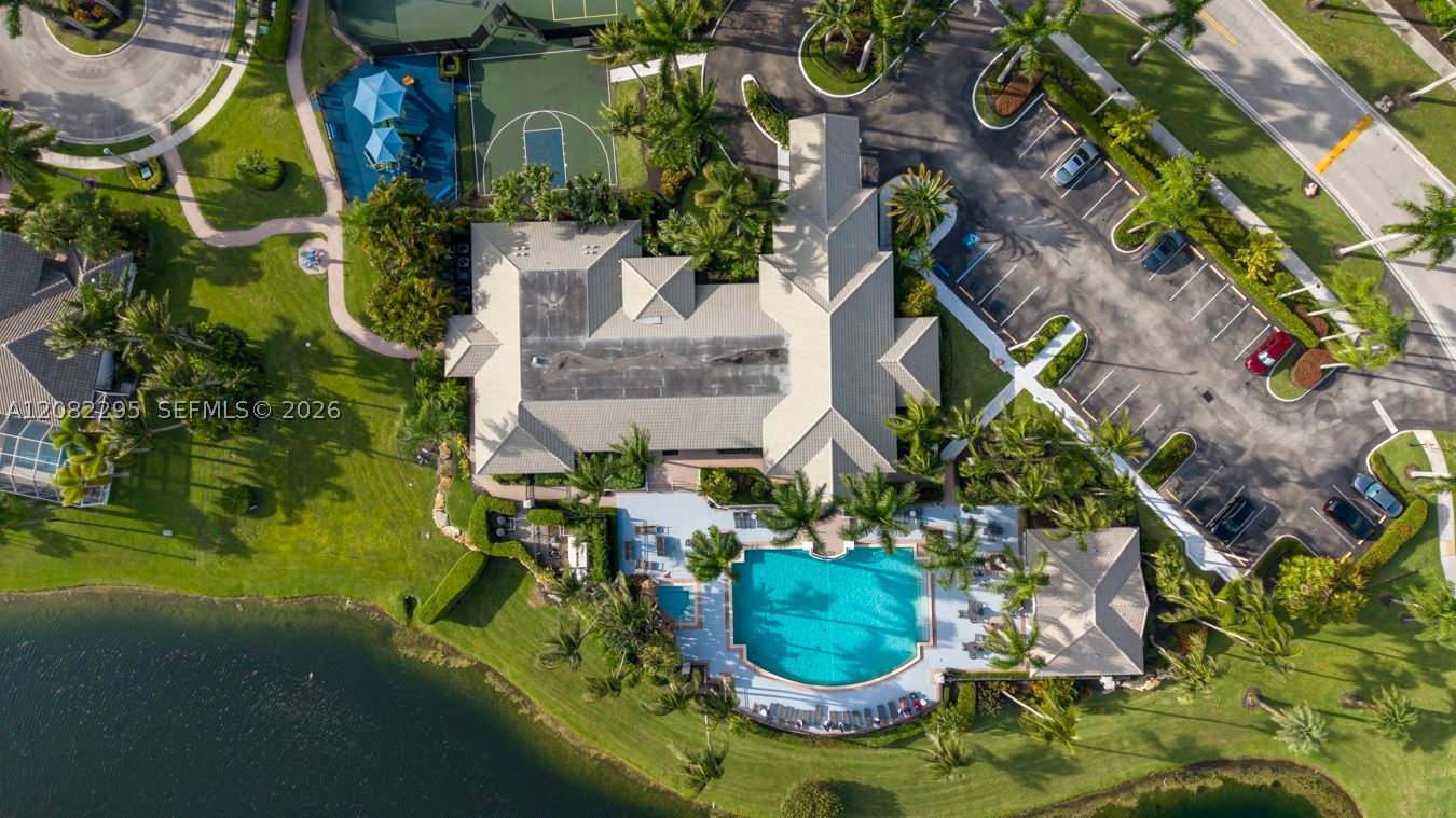main property photo 41