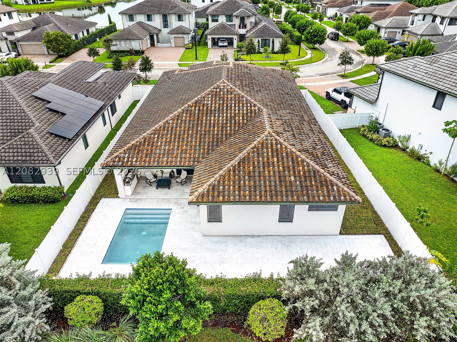 main property photo 59