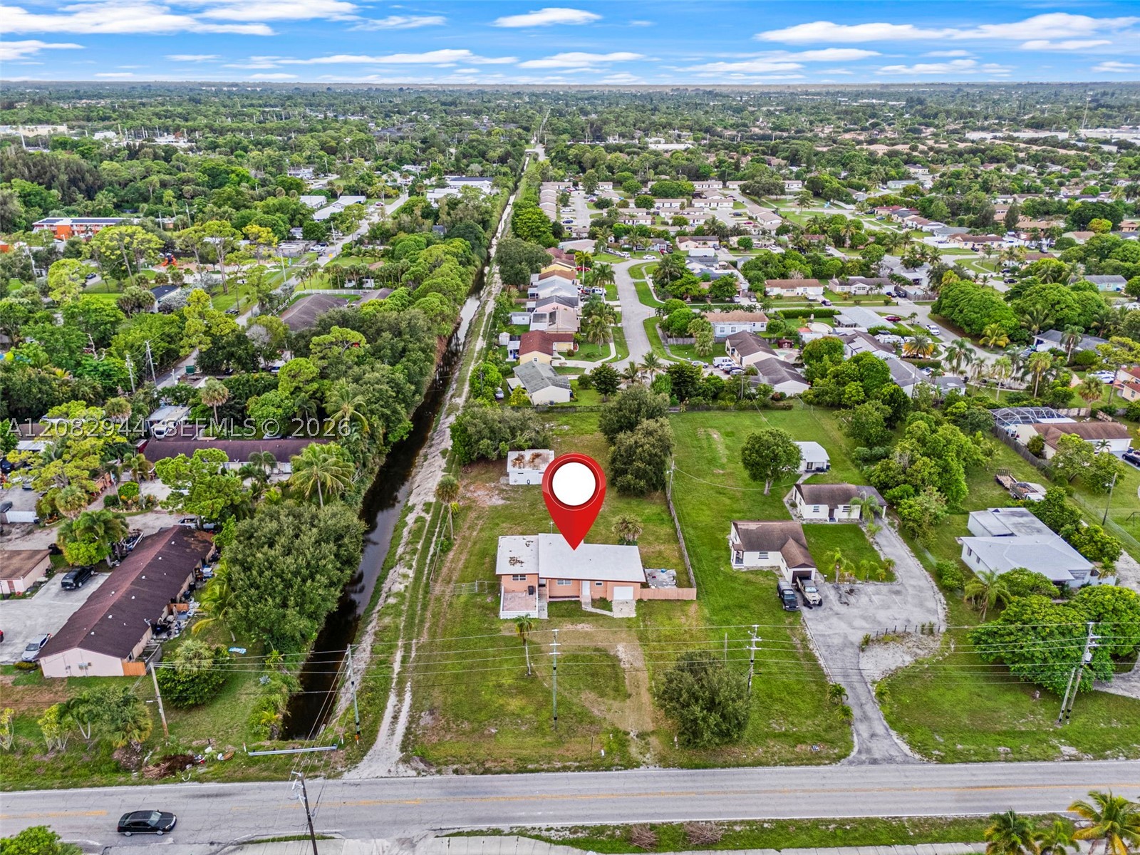 main property photo 28