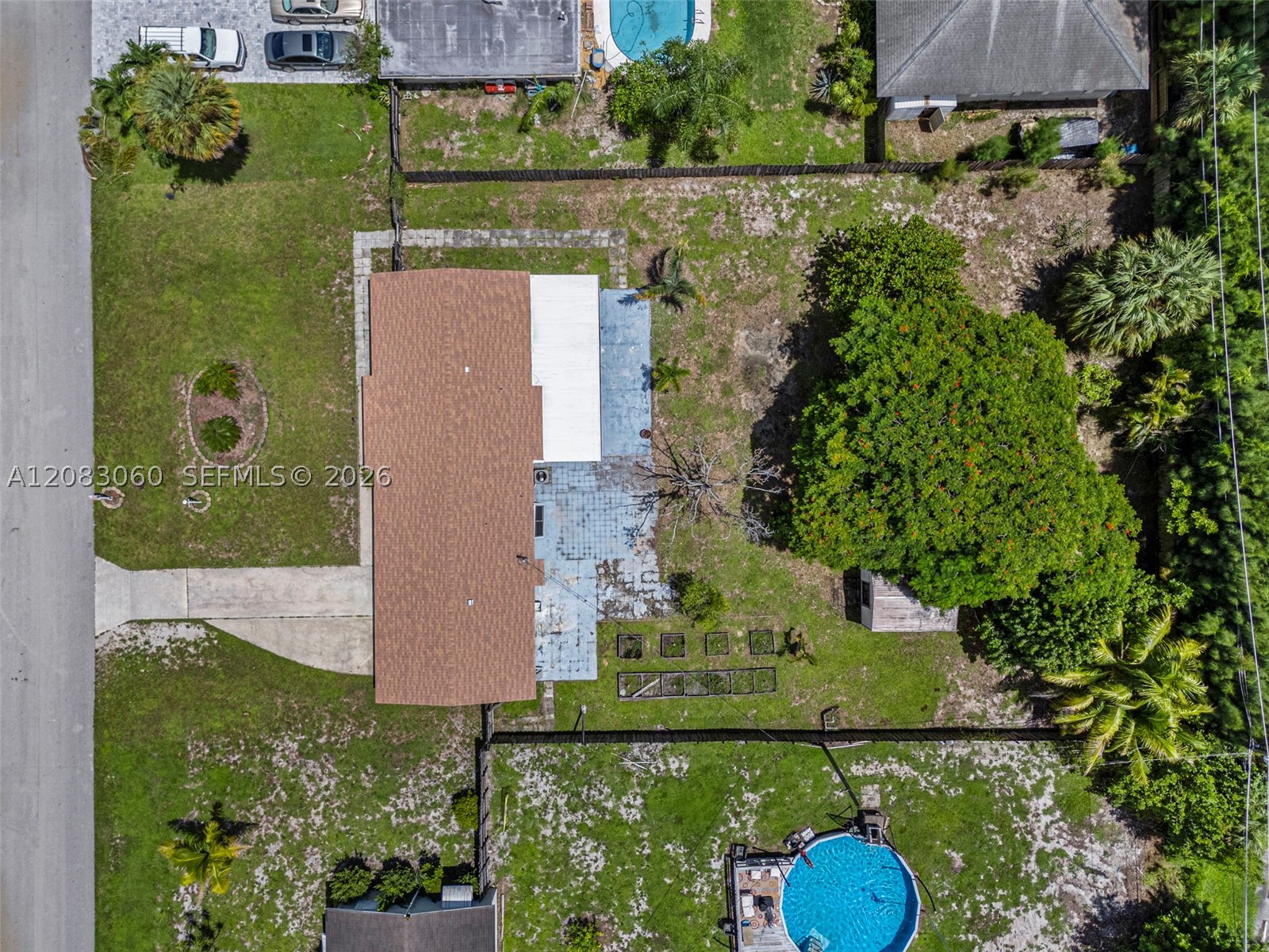main property photo 27