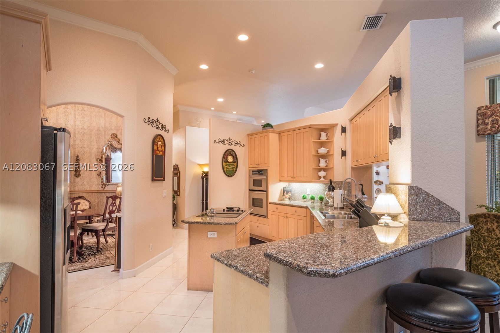main property photo 12