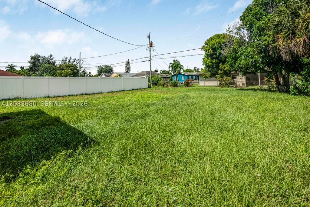 main property photo 23
