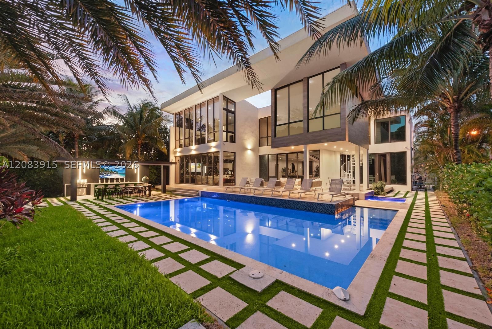 main property photo 40