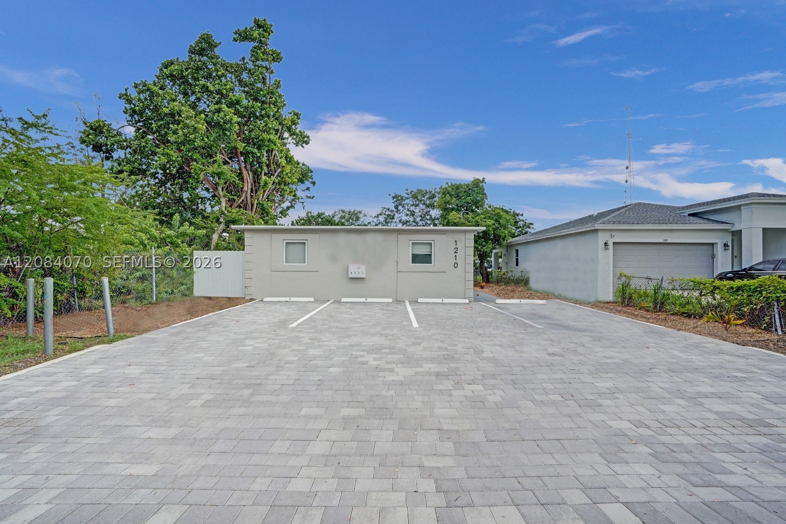 main property photo 19
