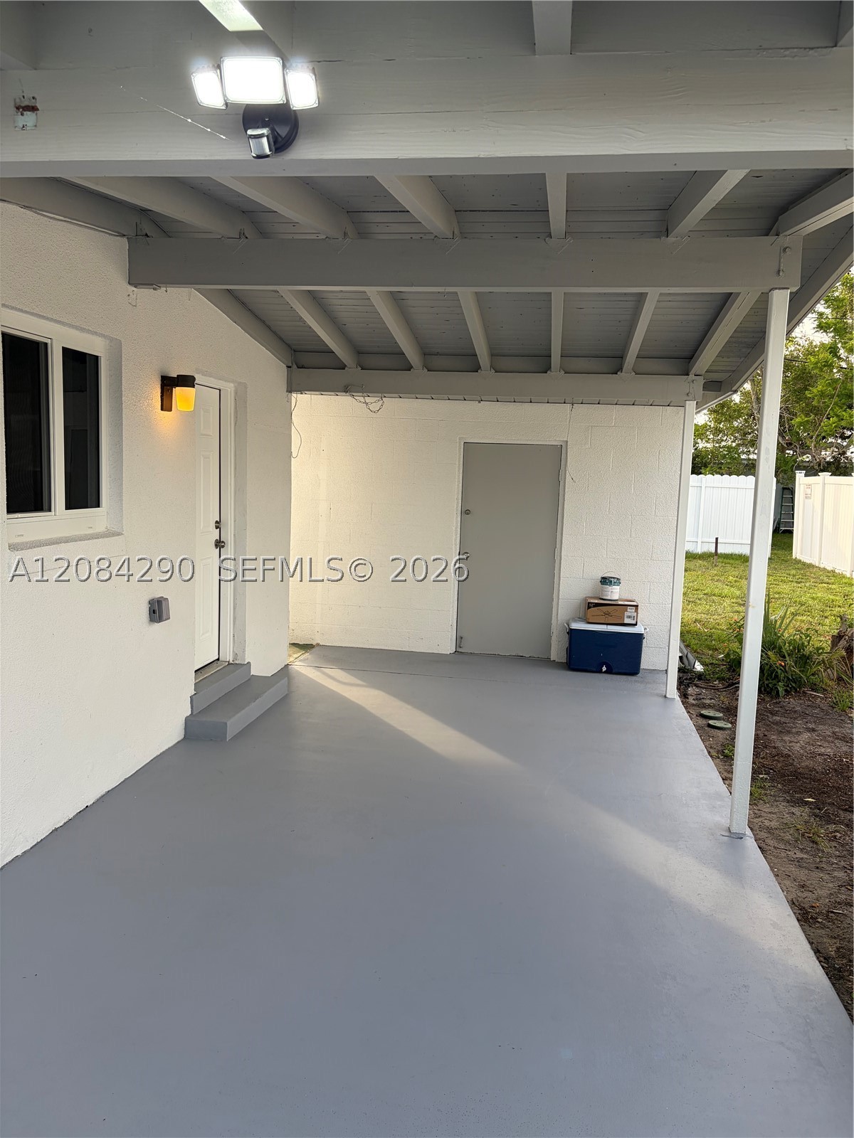 main property photo 14
