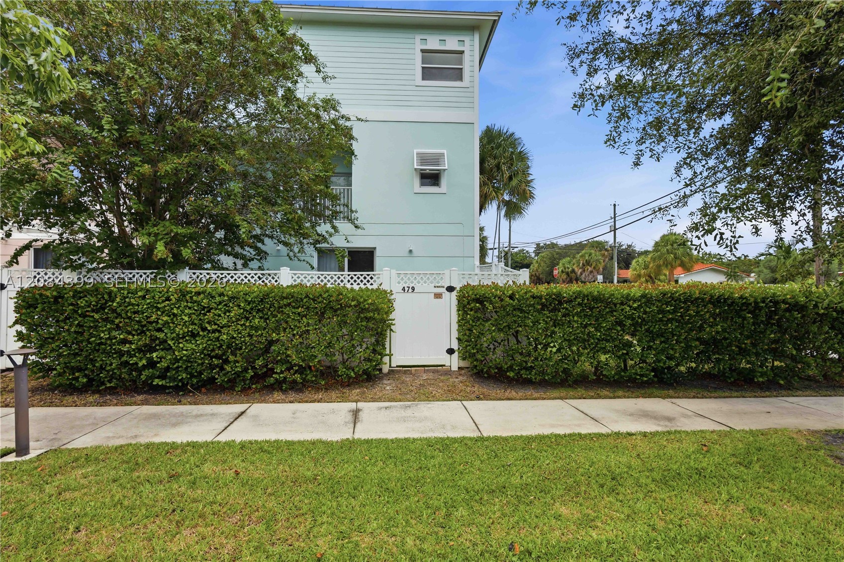 main property photo 29