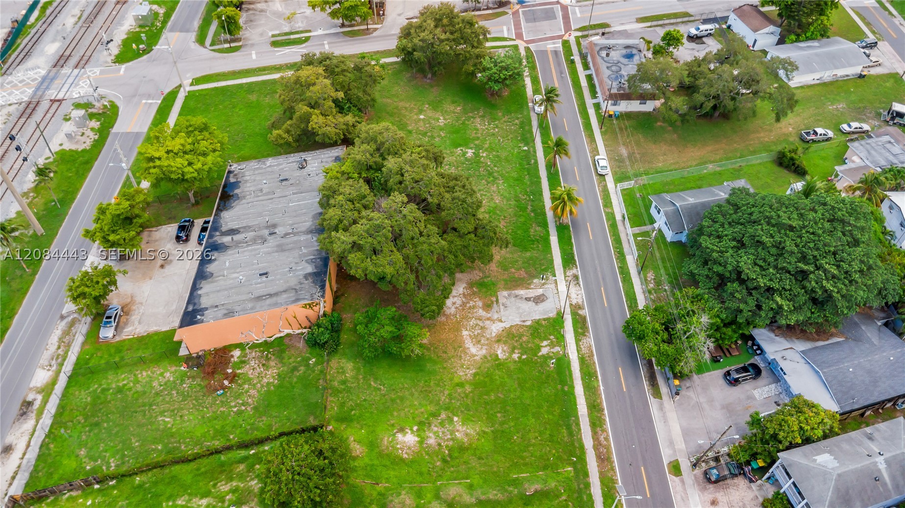 main property photo 13