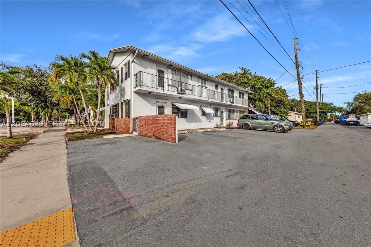 main property photo 22