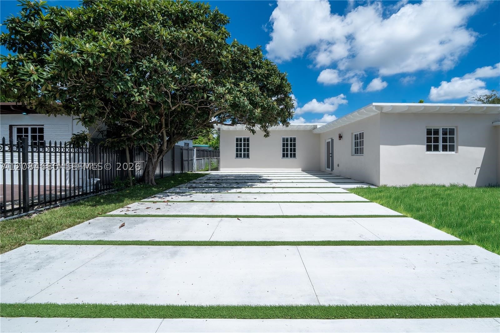 main property photo 0