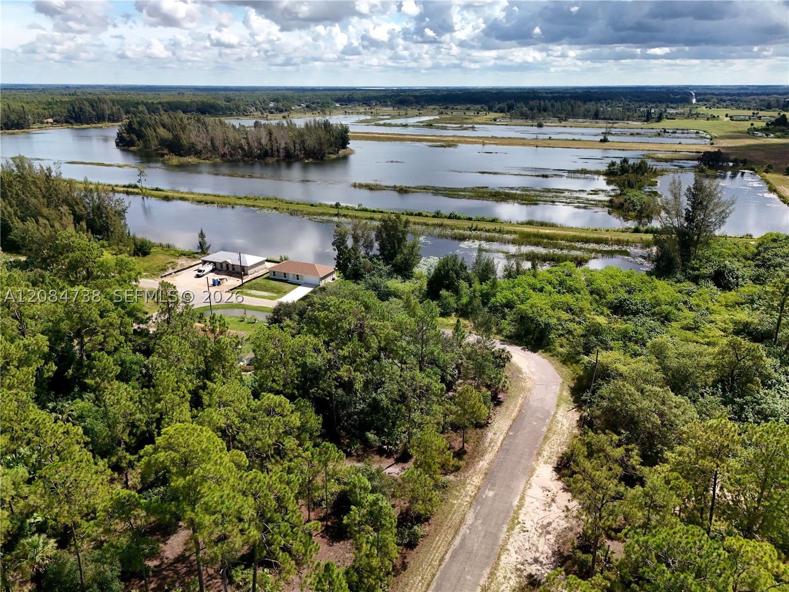 main property photo 15
