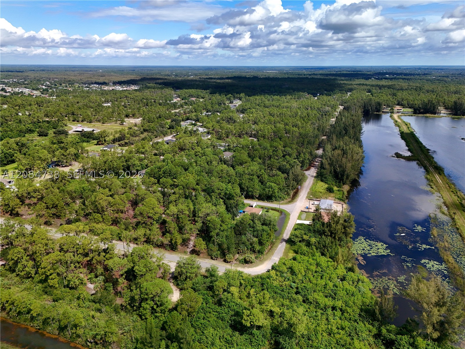 main property photo 19