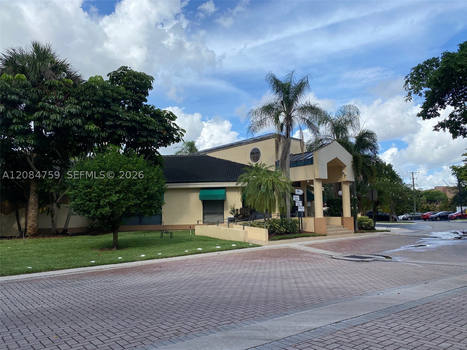 main property photo 33