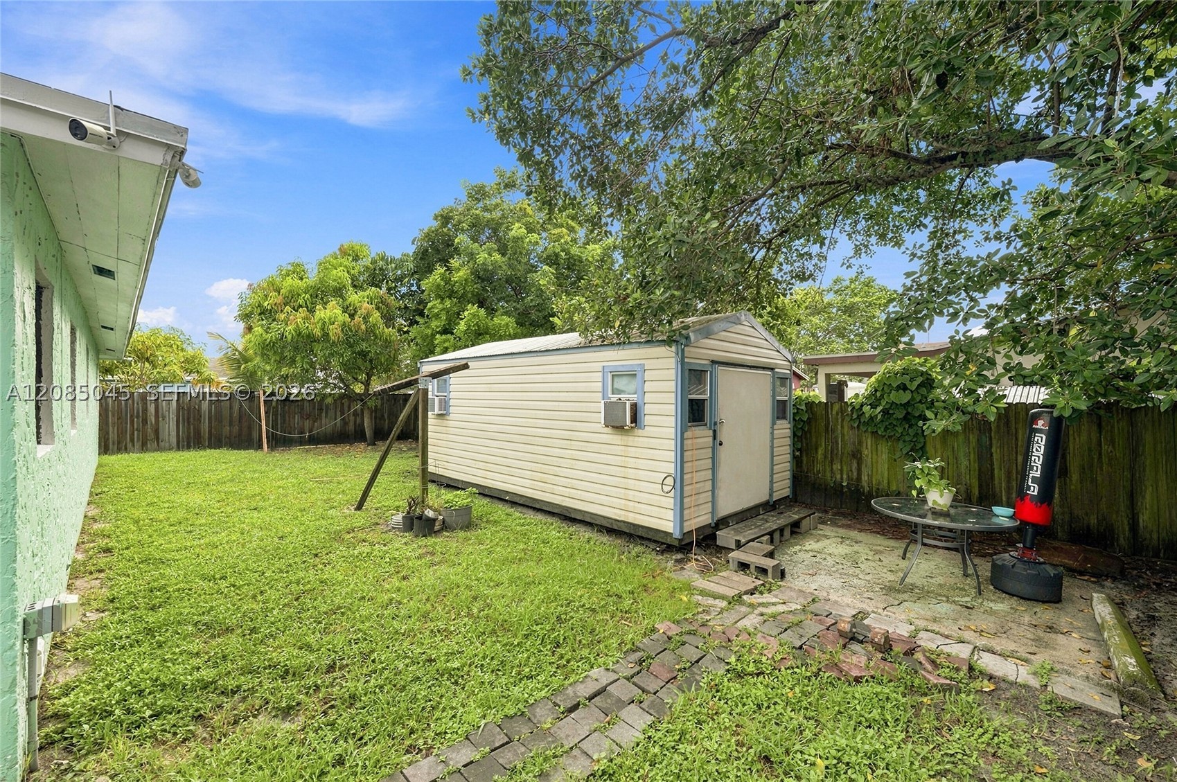 main property photo 20