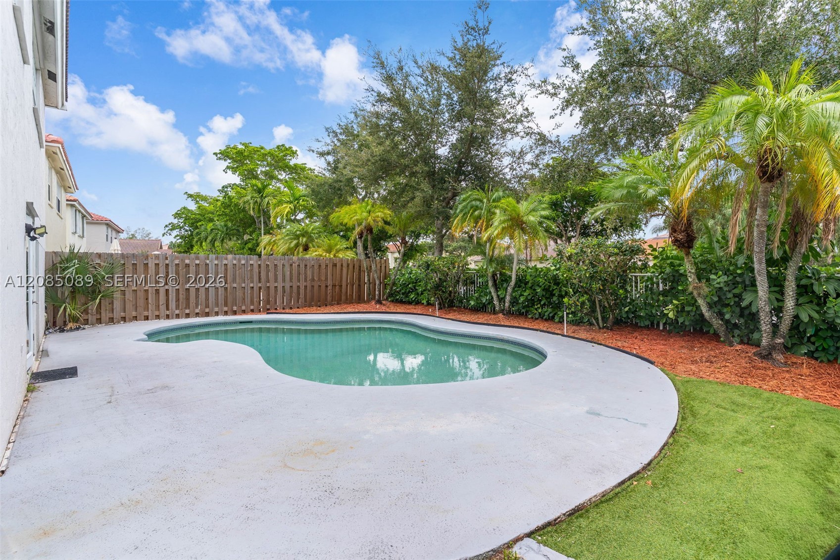 main property photo 20