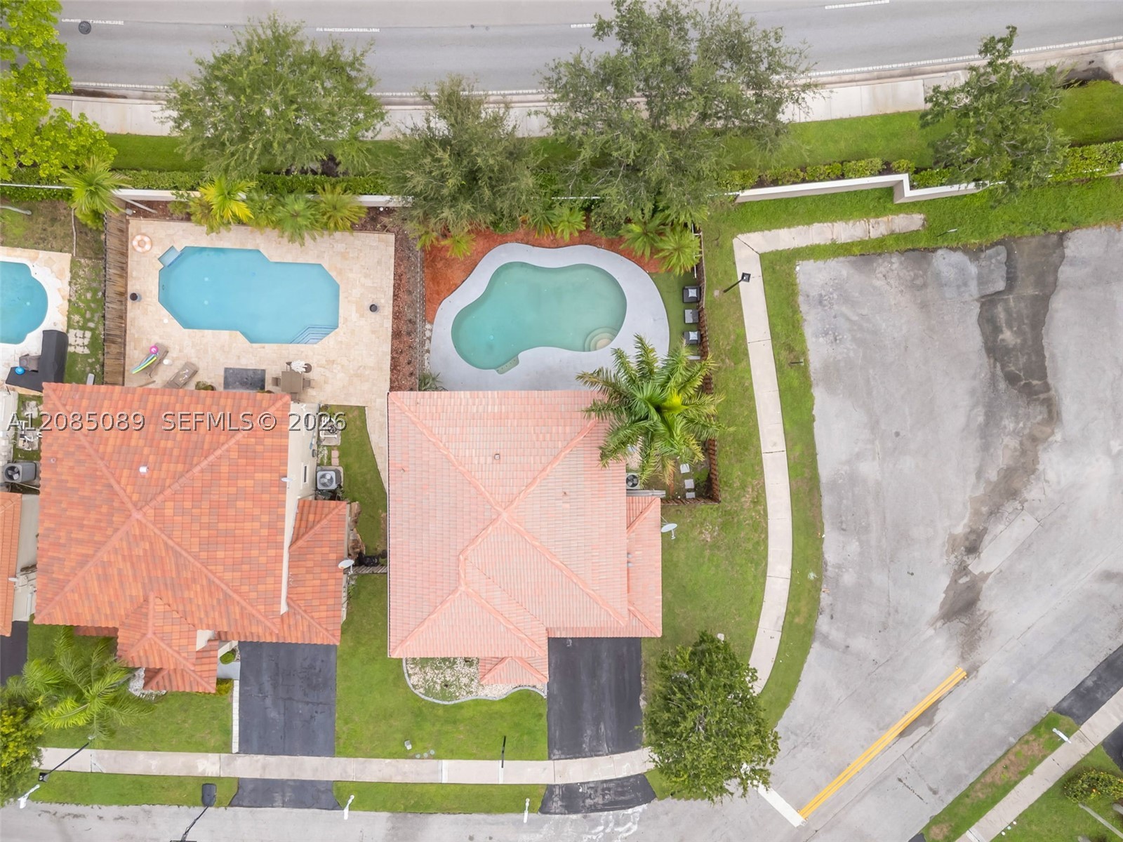 main property photo 32