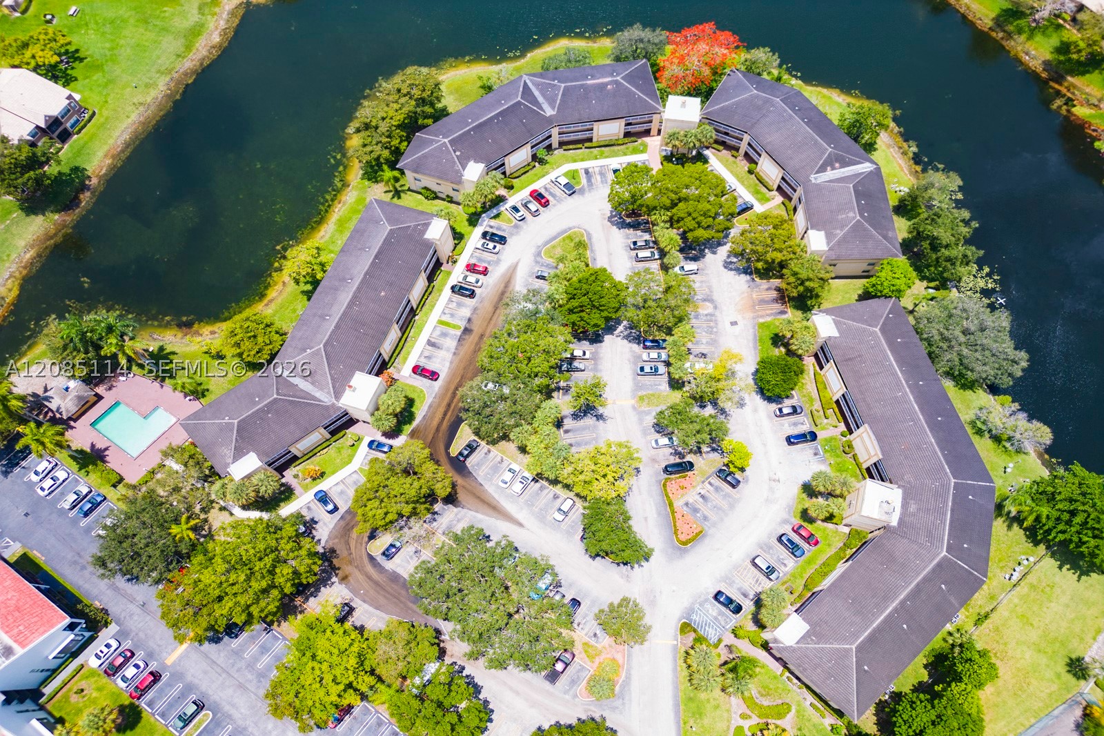 main property photo 23