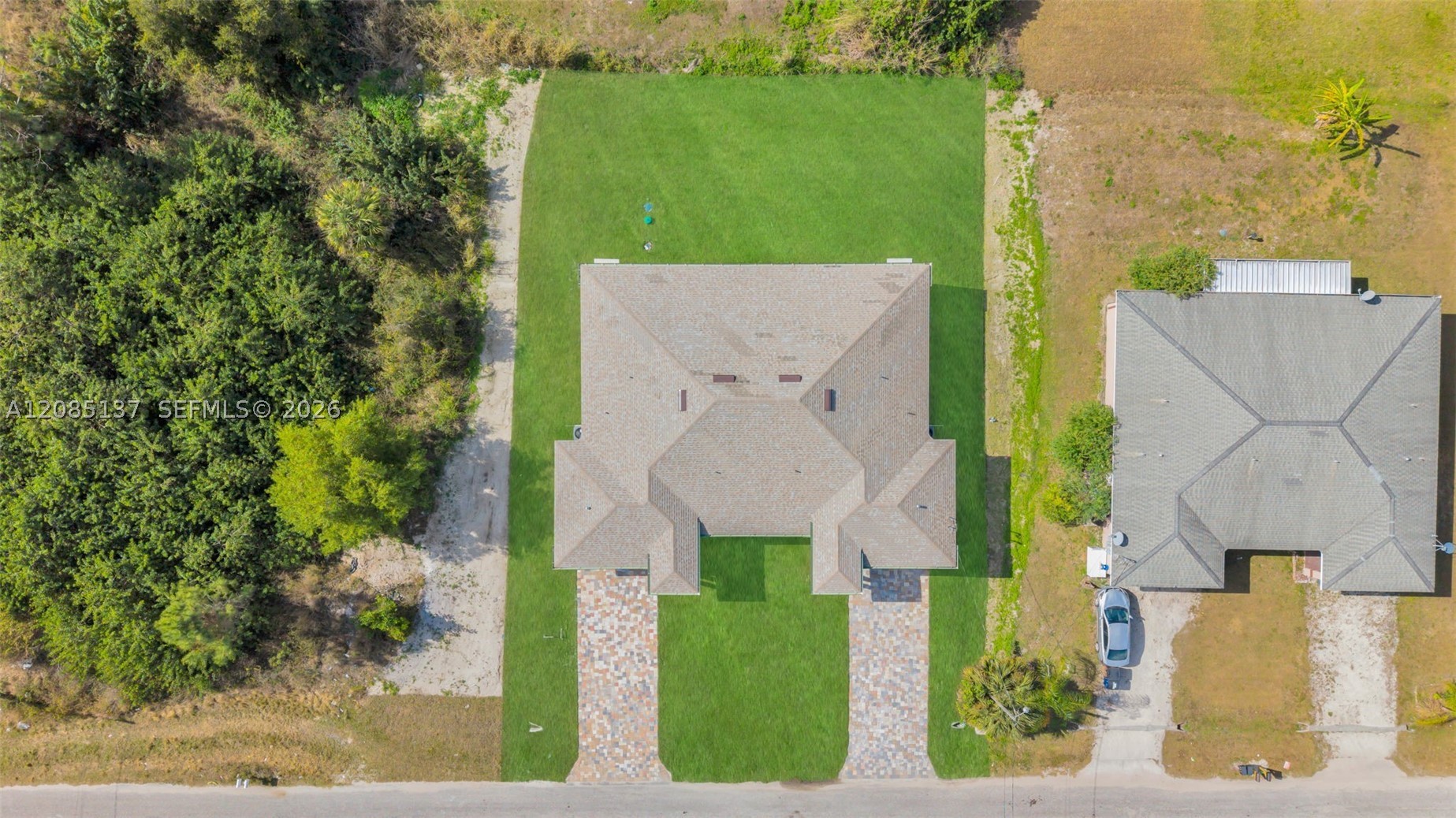 main property photo 30