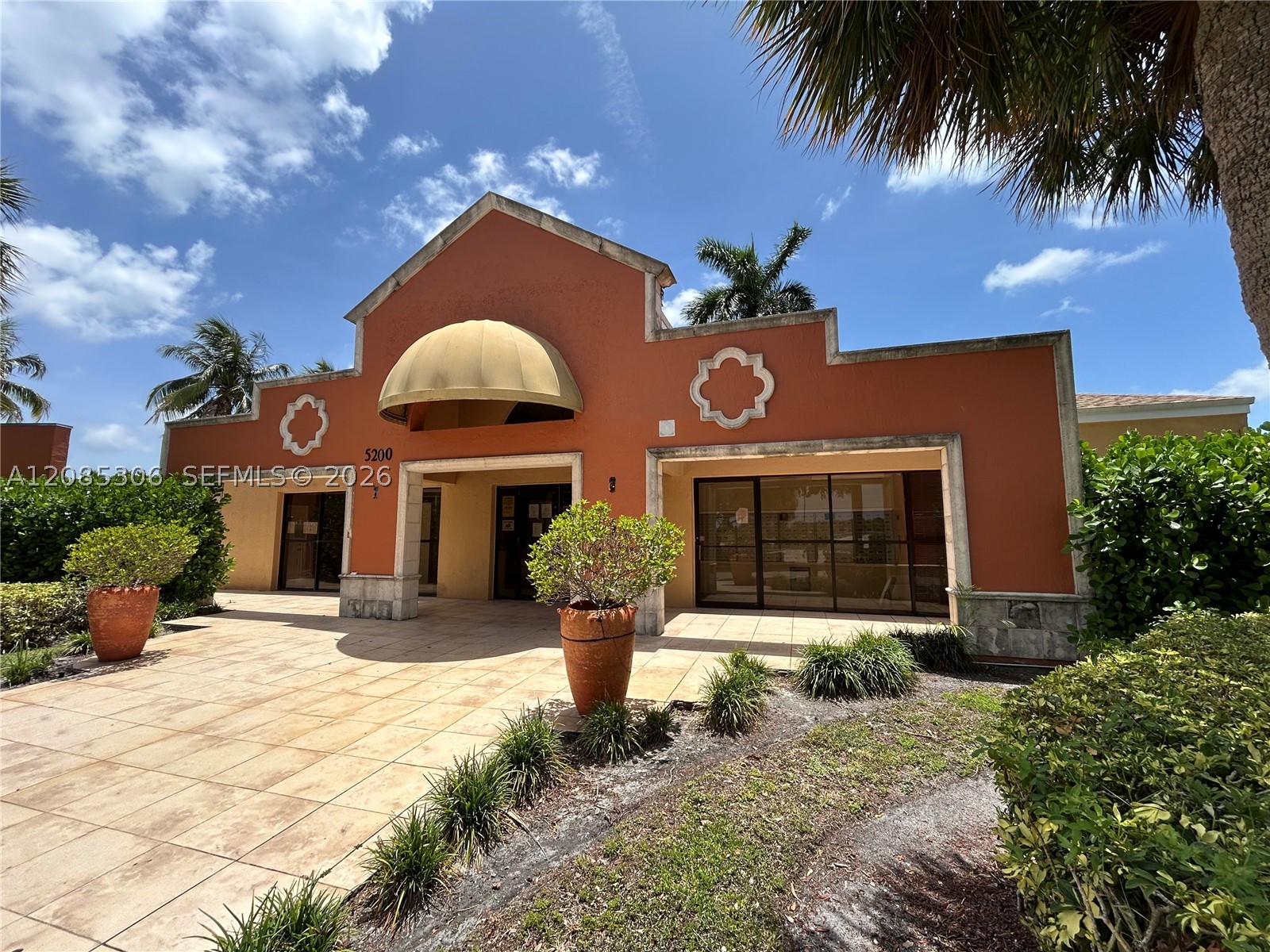 main property photo 18