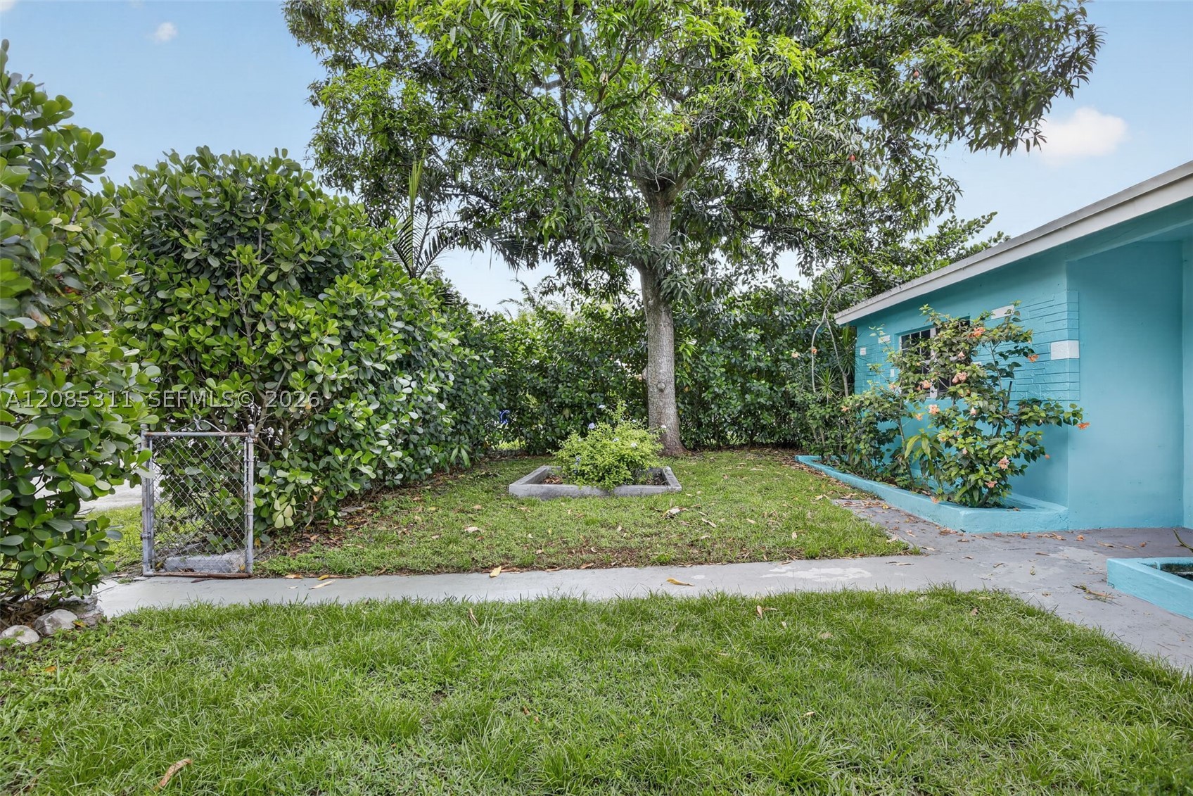 main property photo 32