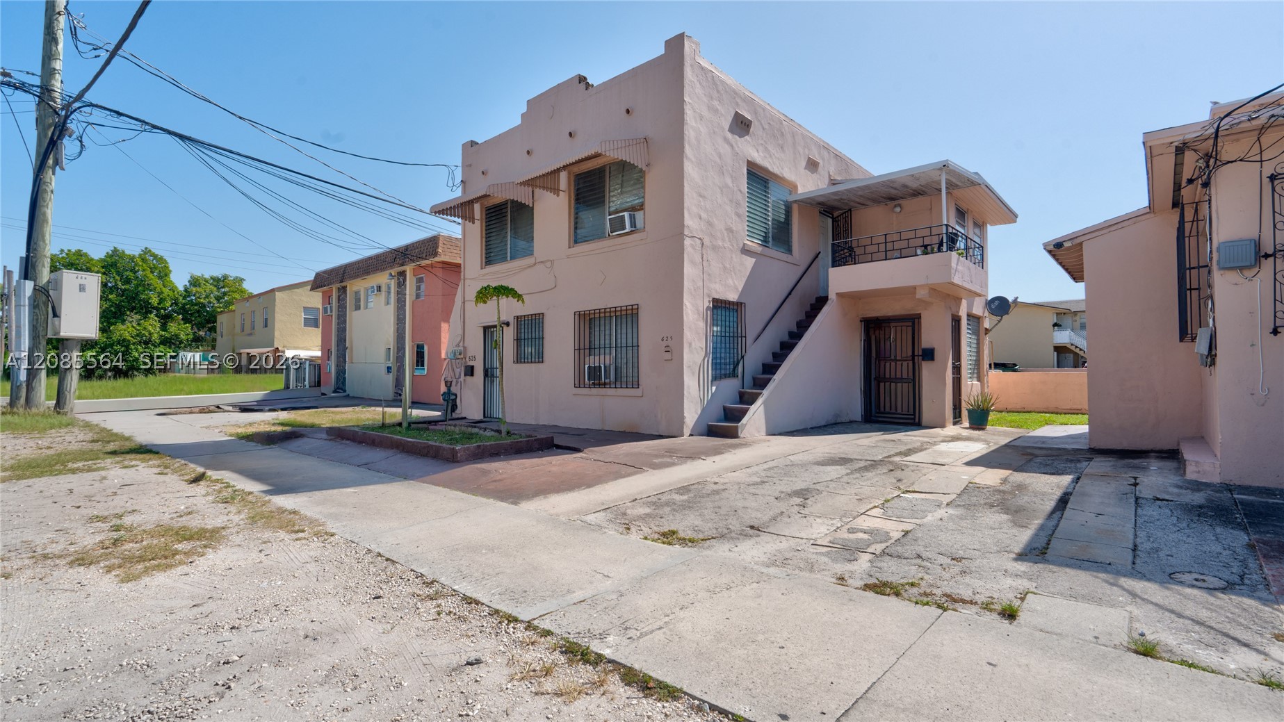 main property photo 8