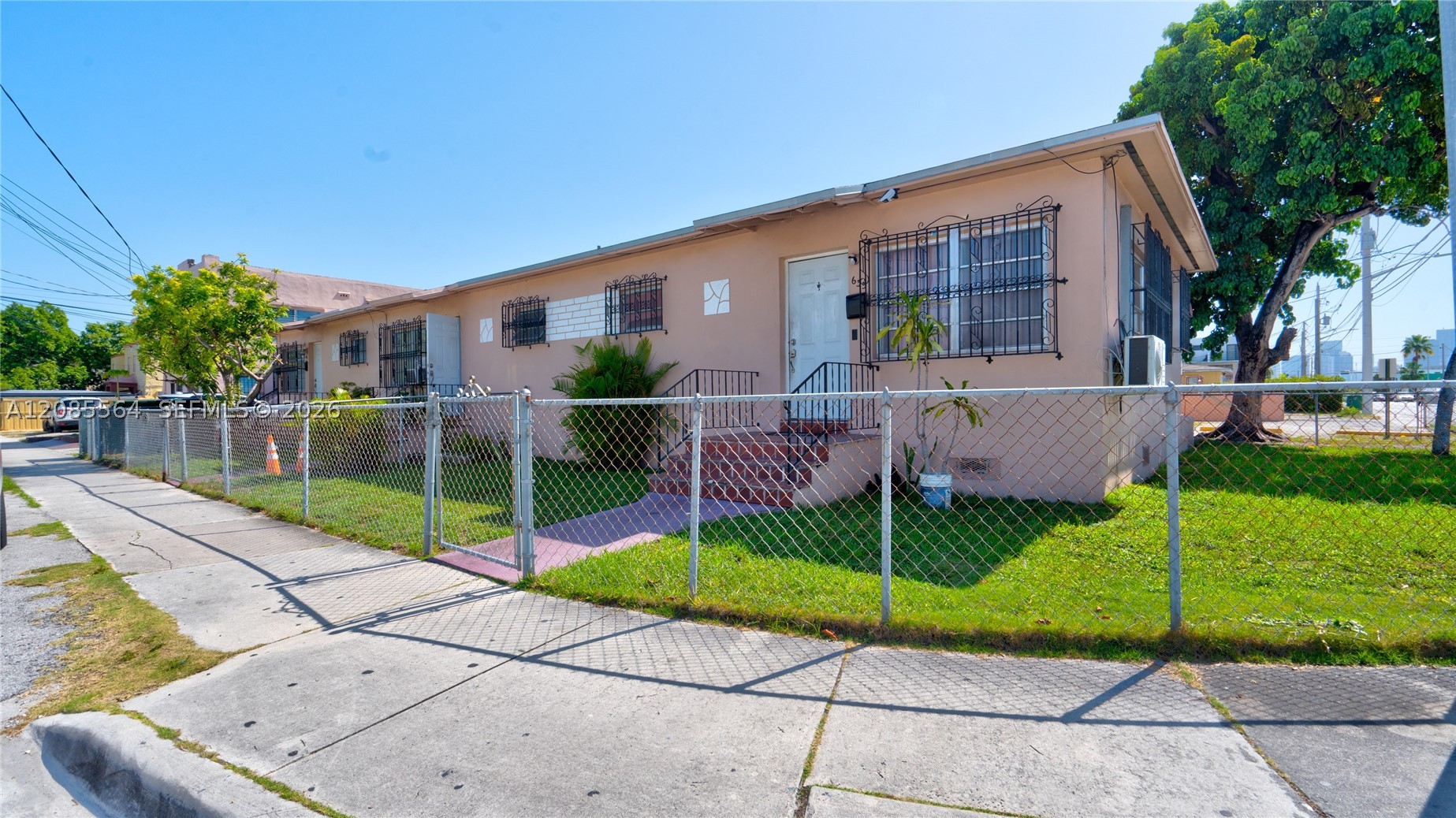 main property photo 9